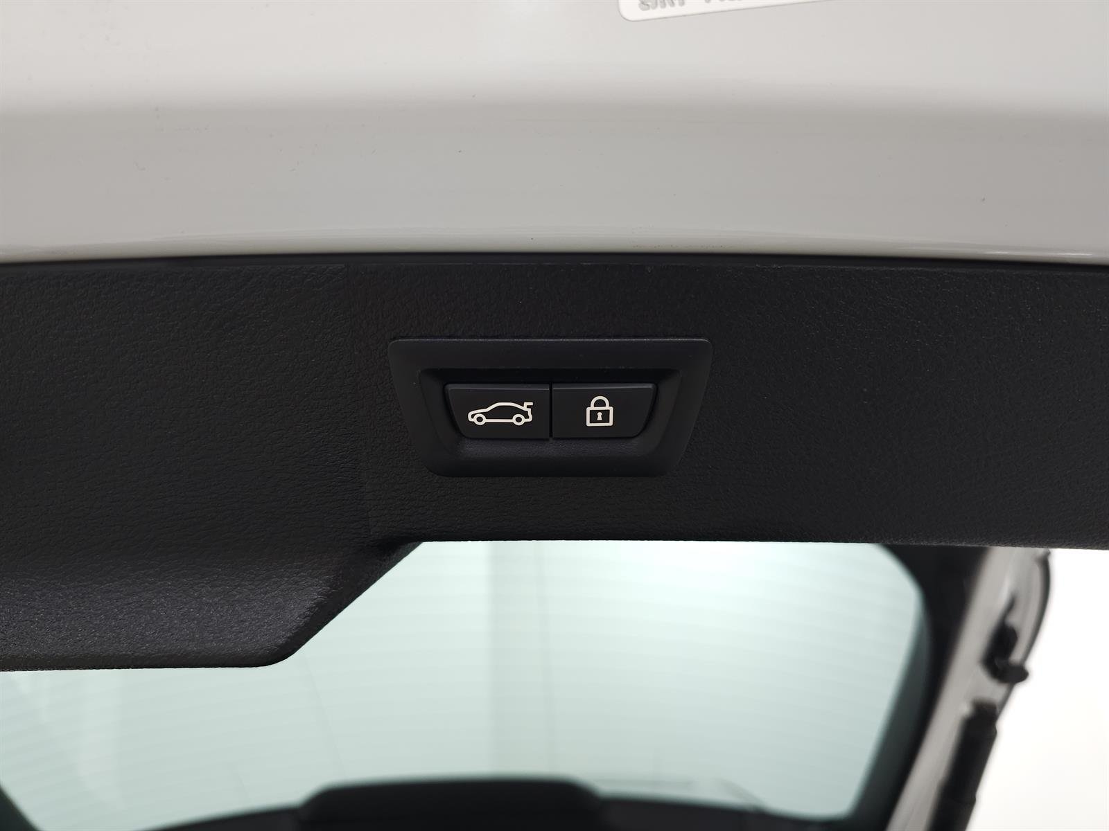 Used 2019 White BMW xDrive35i image 9