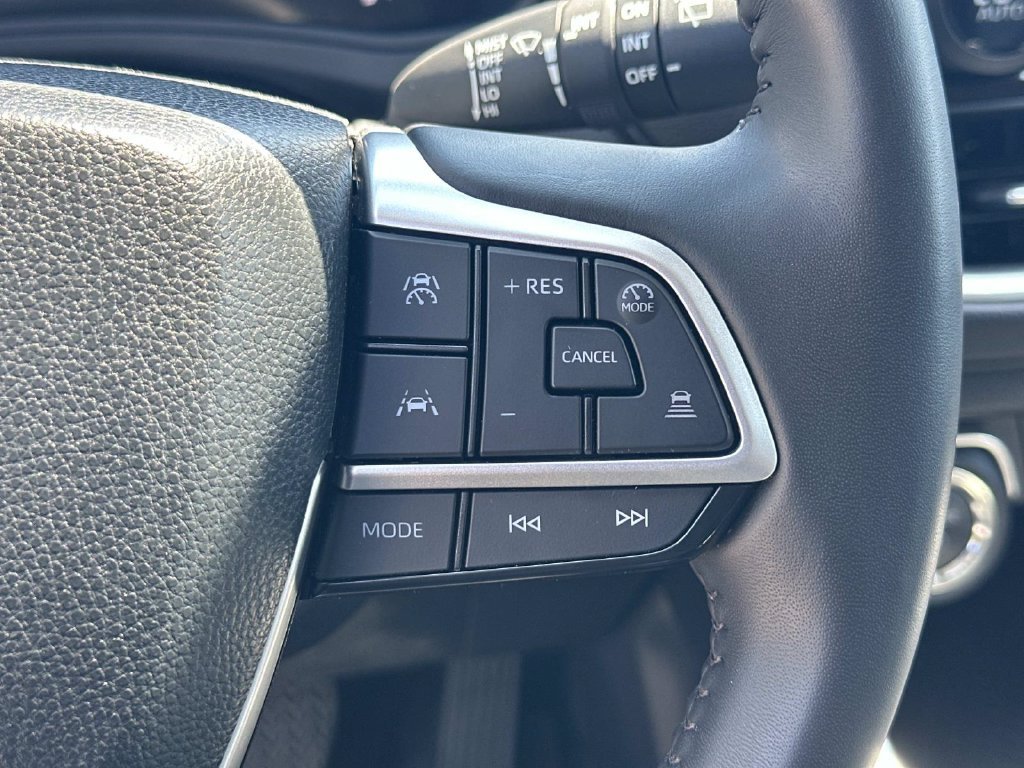 Used 2025 Black Toyota XLE image 7