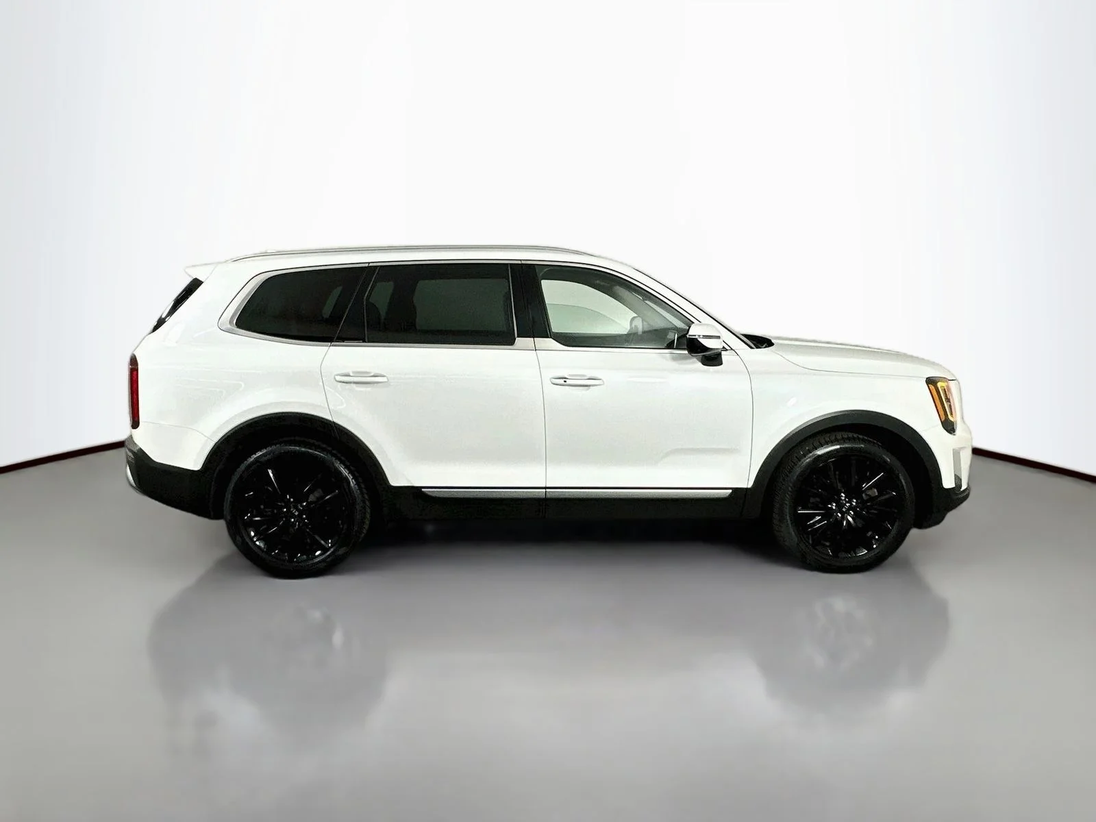 Used 2020 Snow White Pearl Kia SX image 8