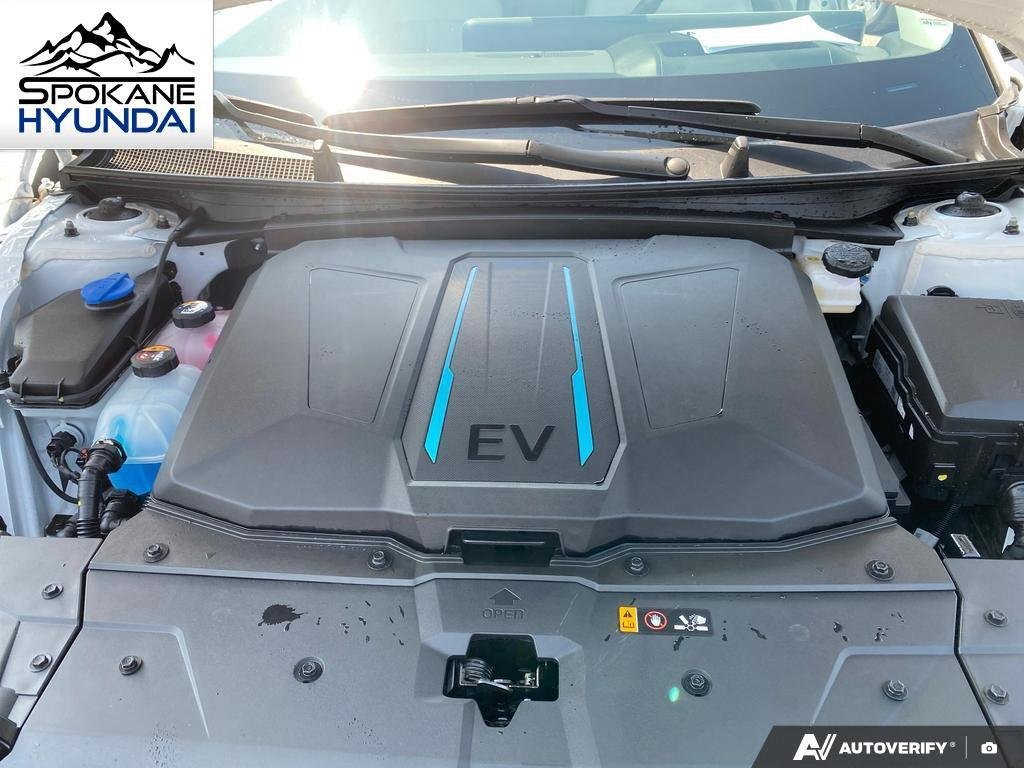 Certified Used 2024 Atlas White Hyundai Limited image 13