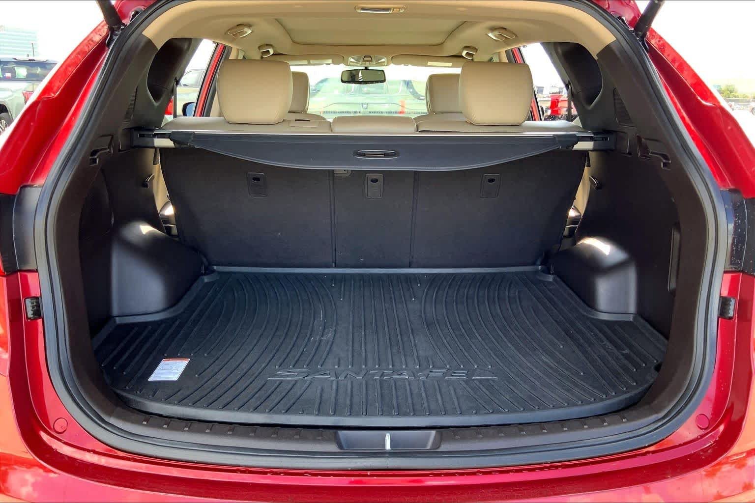 Used 2017 Serrano Red Hyundai 2.4L image 34