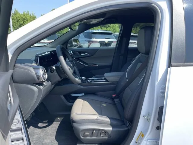 2027 Chevrolet Equinox LT - Photo 14