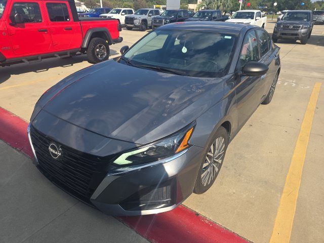 Used 2024 Gray Nissan 2.5 SV image 3