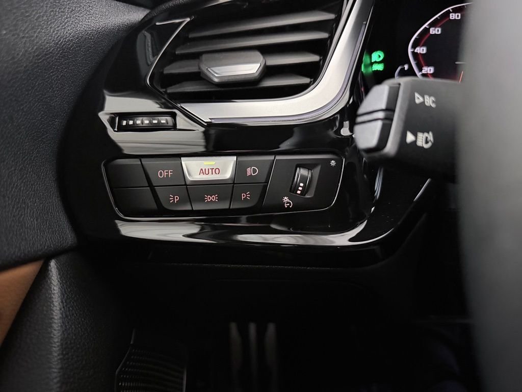Used 2020 White BMW sDrive M40i image 41