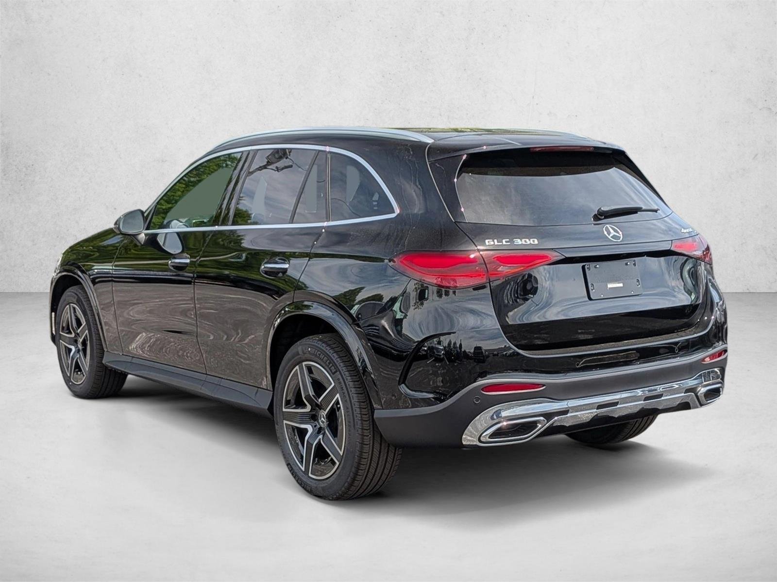 New 2026 Black Mercedes-Benz GLC300 image 9