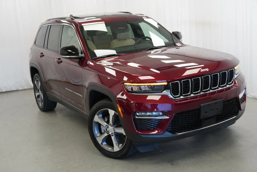 Used 2025 Red Jeep Limited image 15