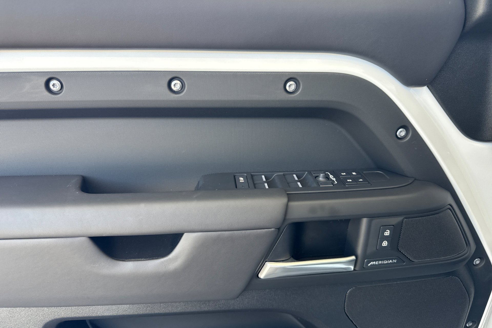 2026 Land Rover Defender S - Photo 14