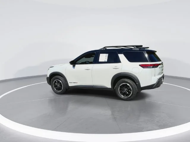 Used 2025  Nissan Rock Creek image 7
