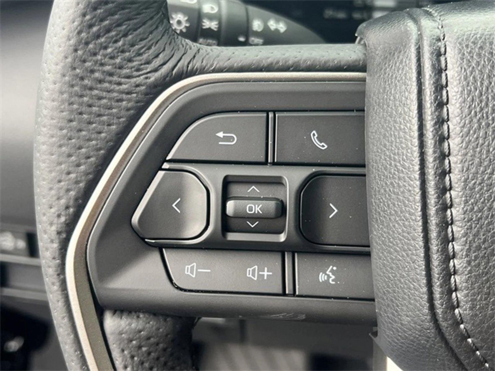 2025 Toyota Tundra Limited - Photo 24