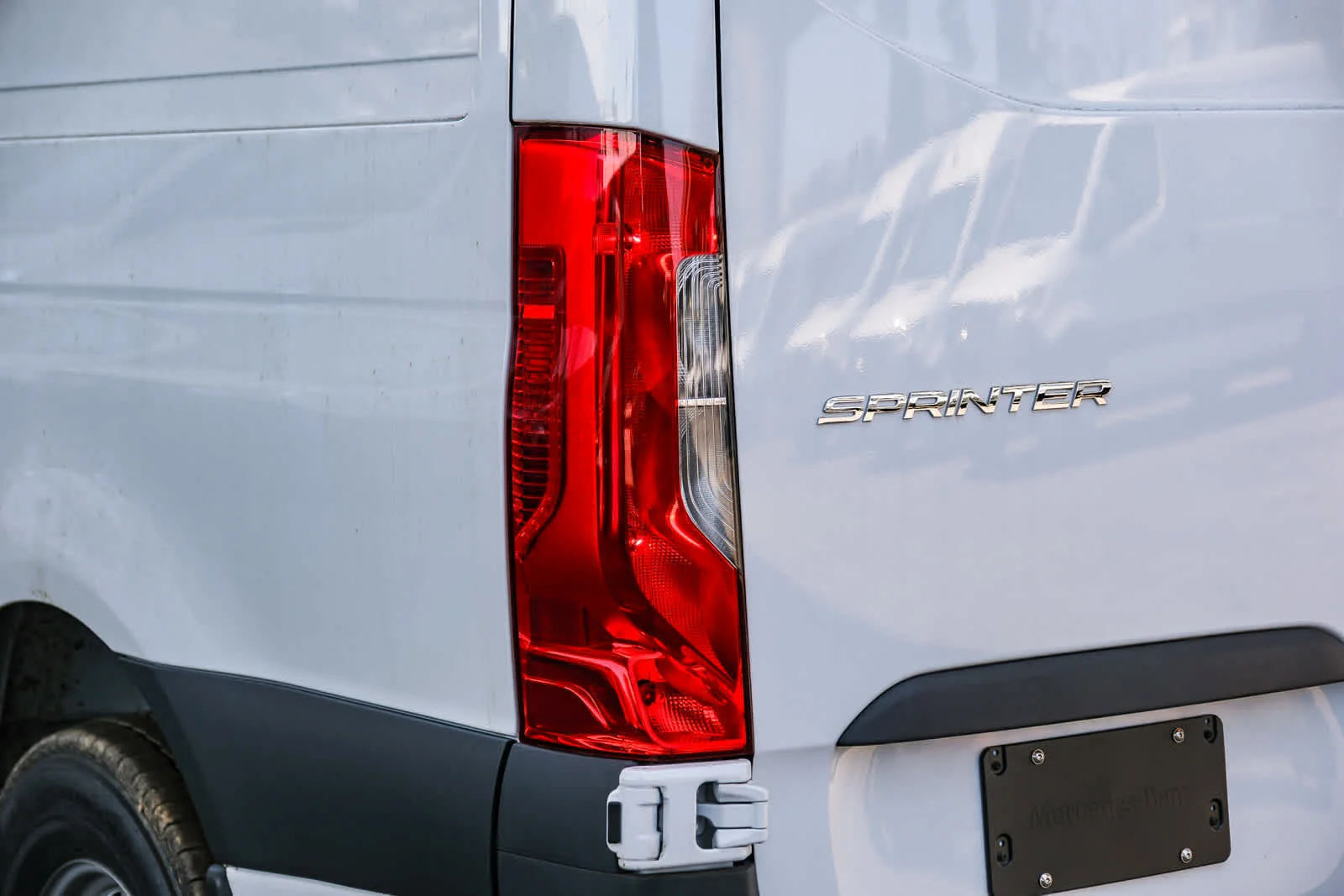 New 2026 Arctic White Mercedes-Benz Cargo 170ExtWB High Roof RWD 2.0L I4 Diesel Turbo image 24