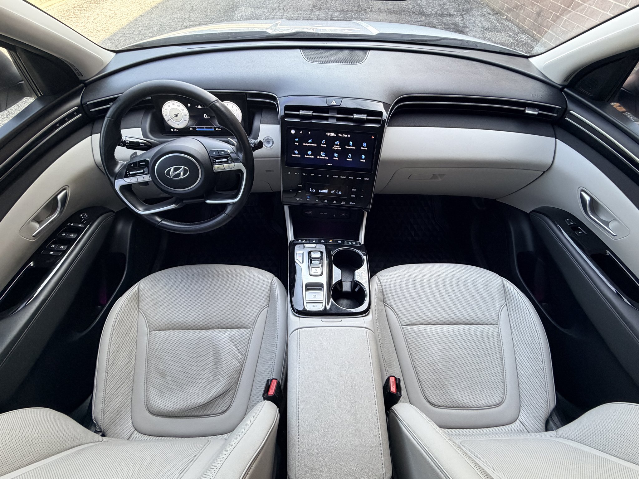 Used 2022 Quartz White Hyundai Limited image 15