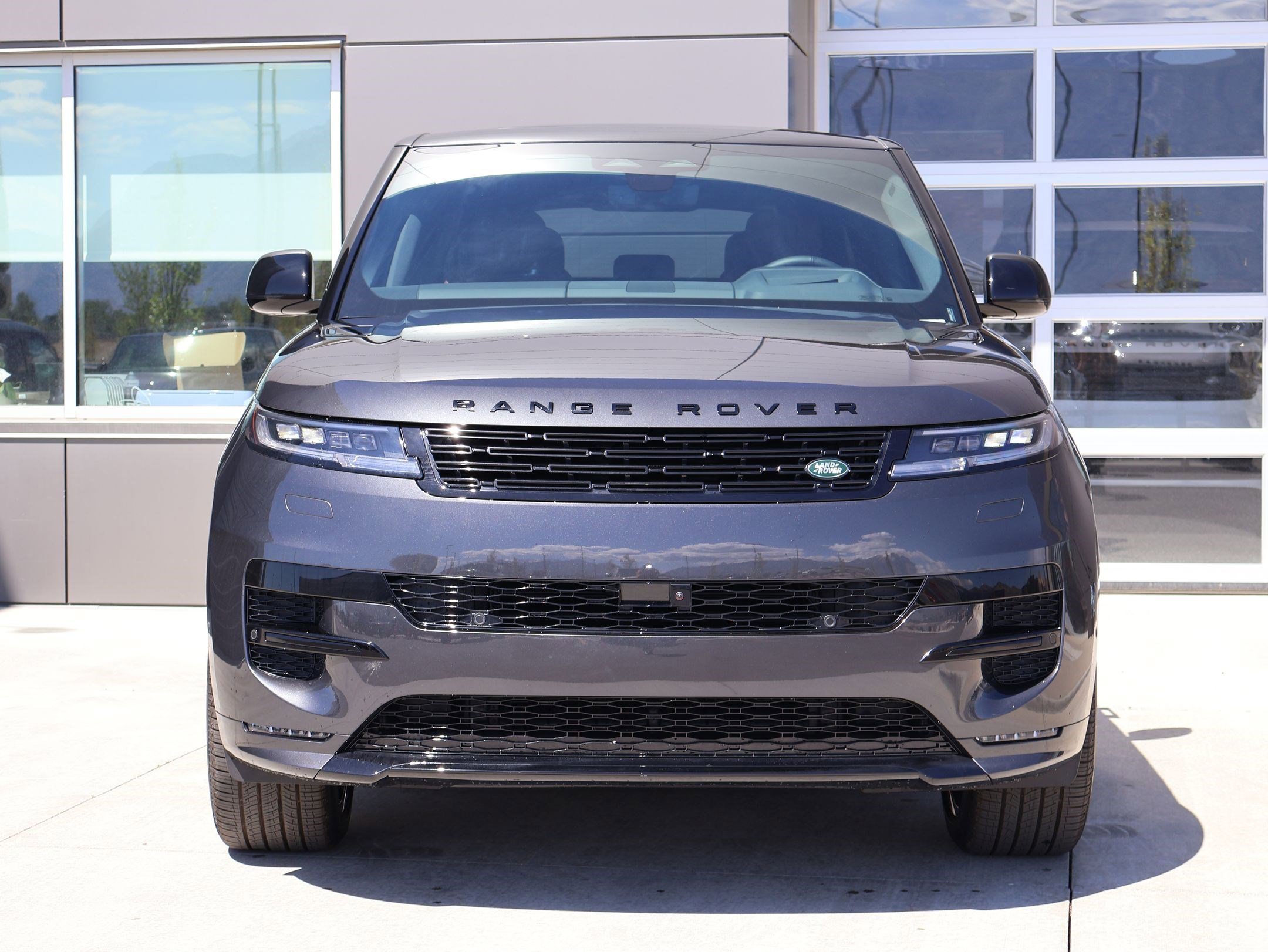 New 2026 Carpathian Grey LAND ROVER P400 Dynamic SE image 2
