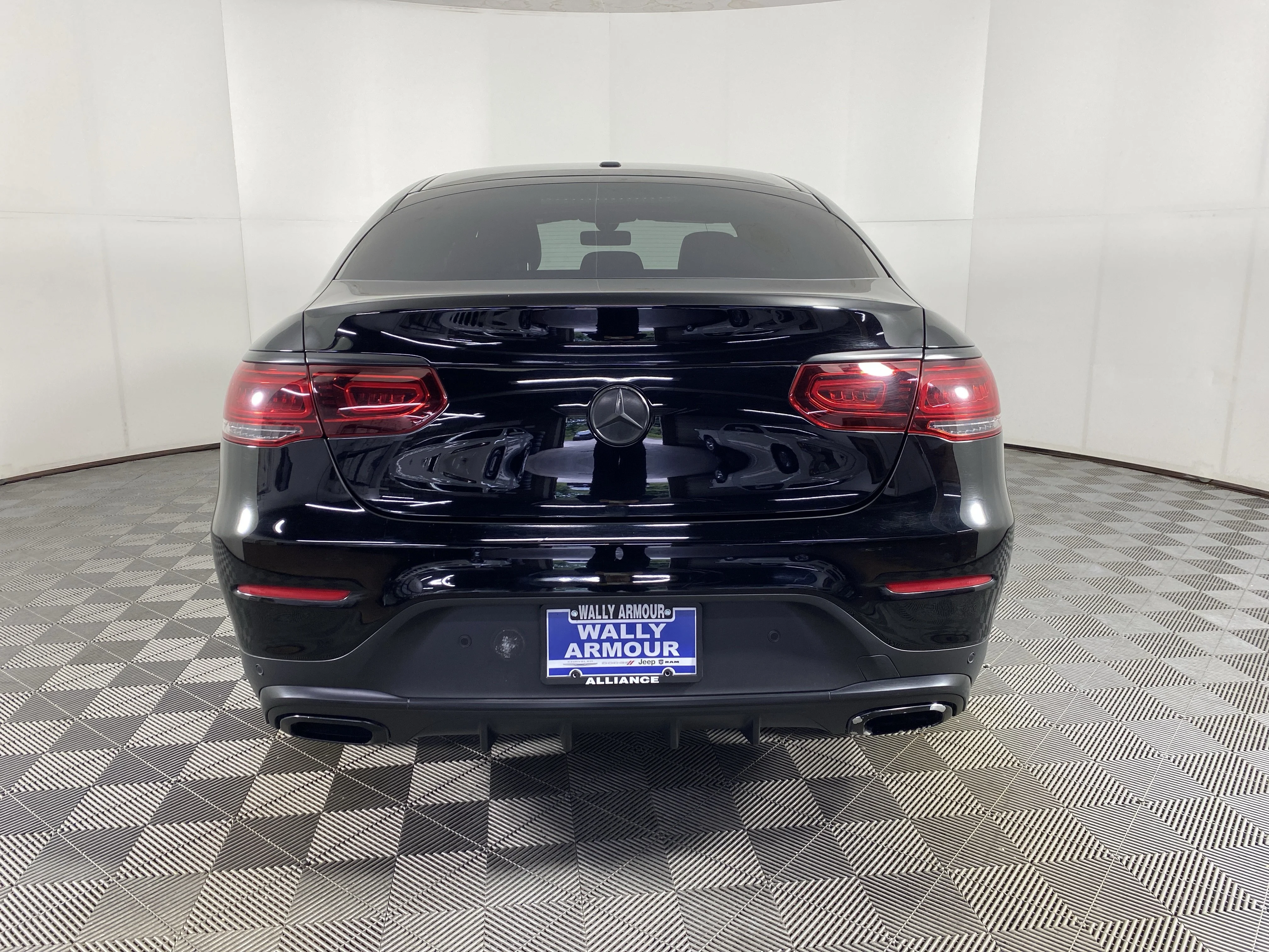 Used 2021 Obsidian Black Metallic Mercedes-Benz GLC 300 image 8