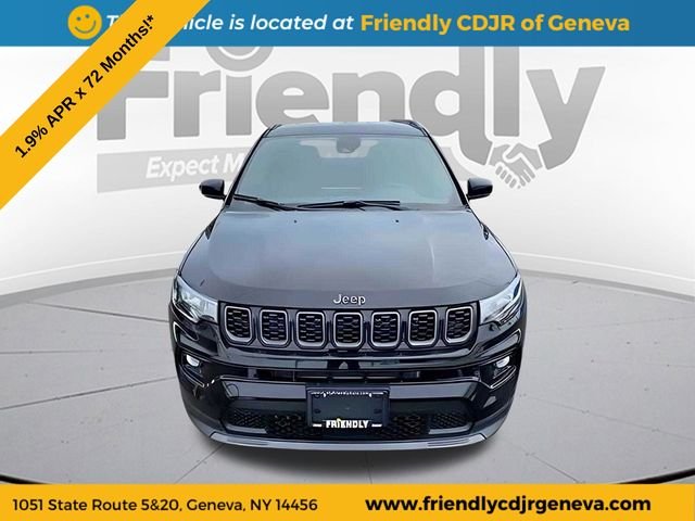 New 2026 Diamond Black Crystal Pearl-Coat Exterior Paint Jeep Limited image 2