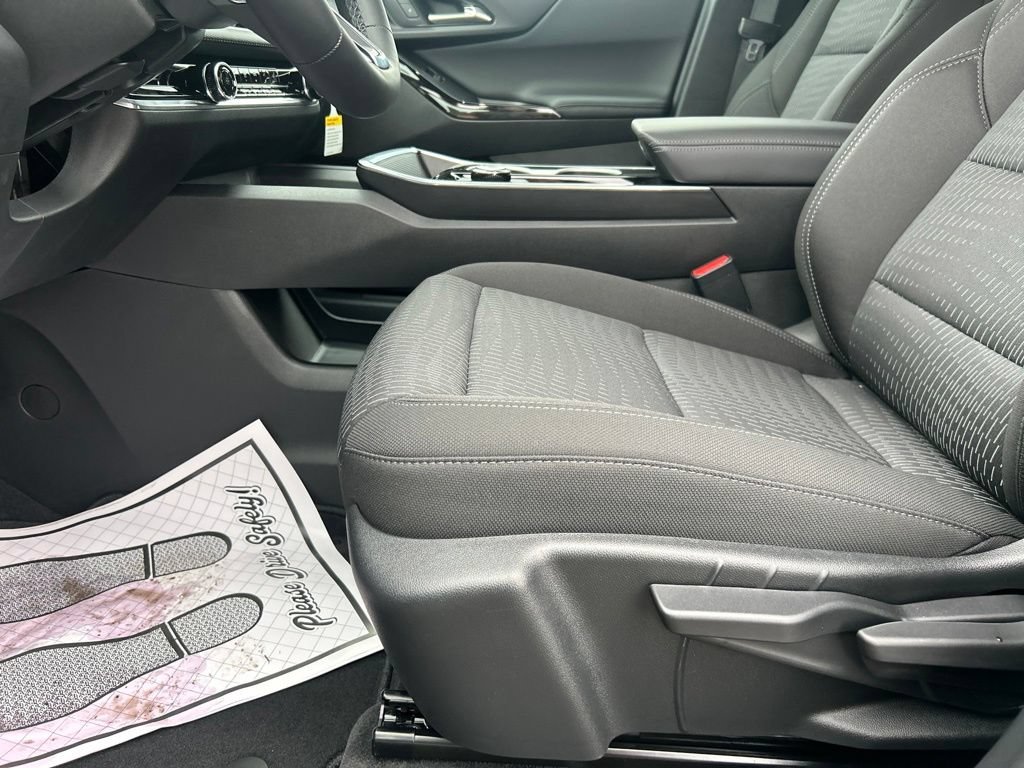 2027 Chevrolet Equinox LT - Photo 12