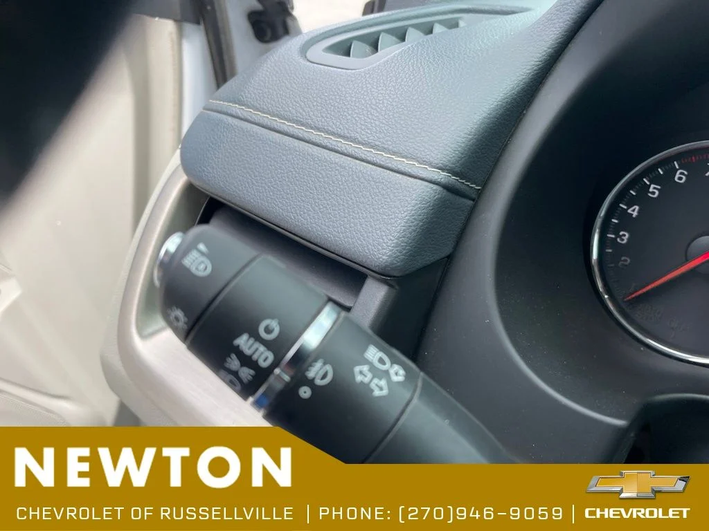 Used 2022 White Frost GMC Denali image 14