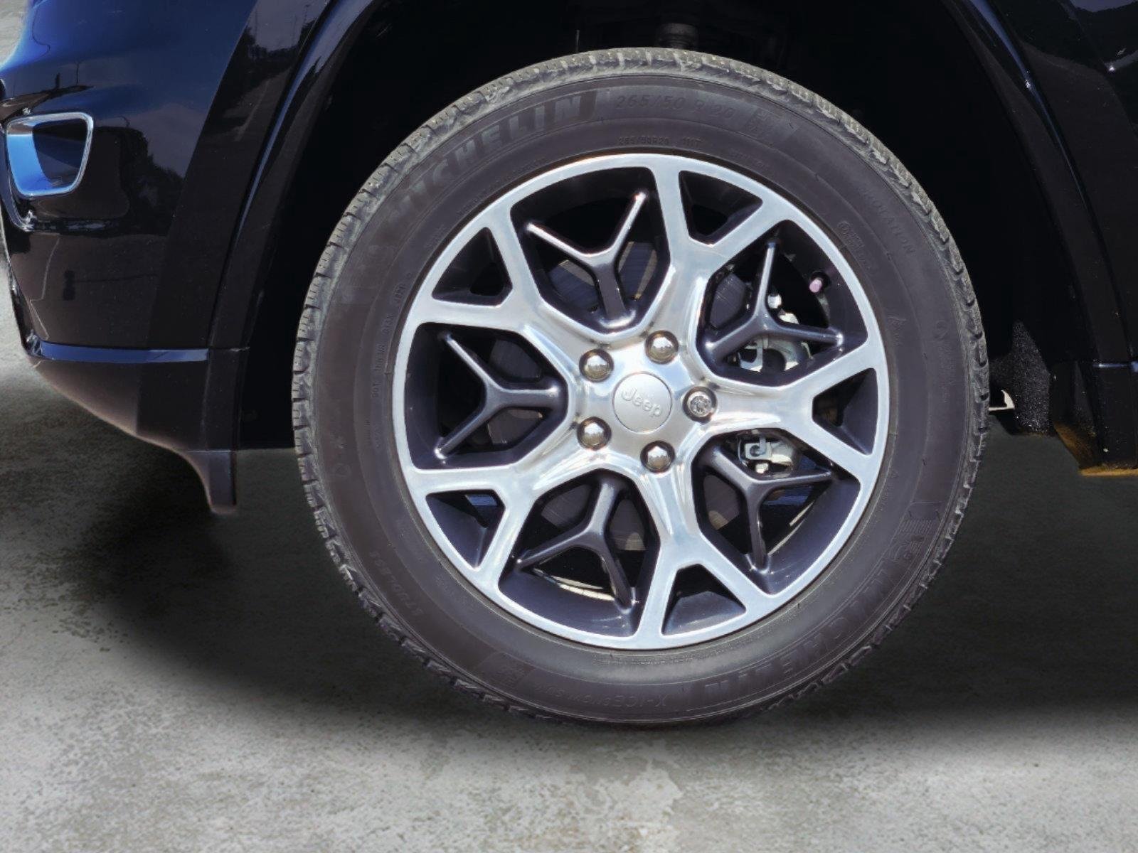 Used 2019 Diamond Black Jeep Overland image 9