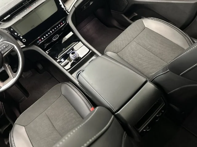 New 2027 Bright White Clear-Coat Paint Jeep Altitude image 26