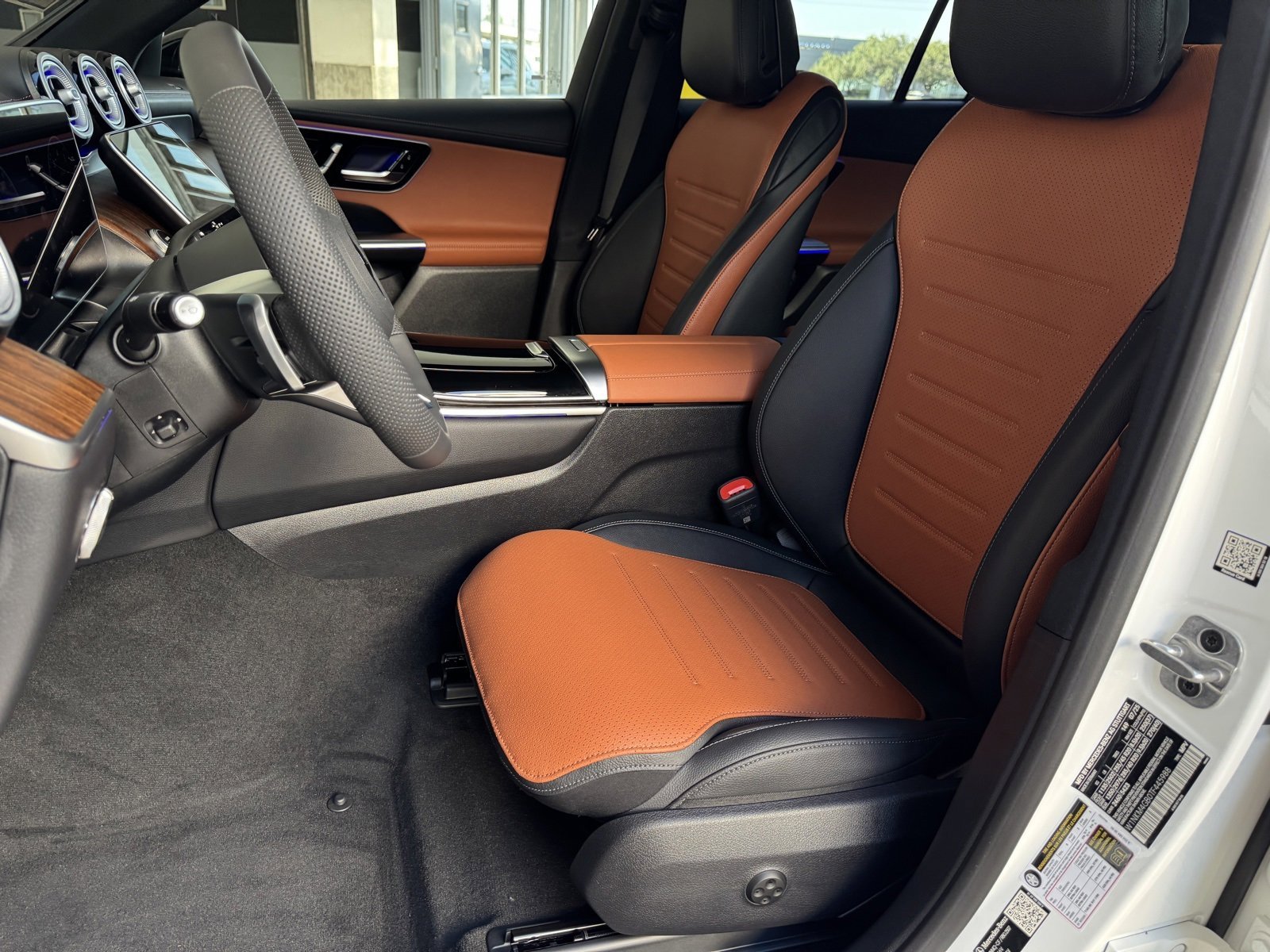 New 2026 Polar White Mercedes-Benz GLC 300 image 39