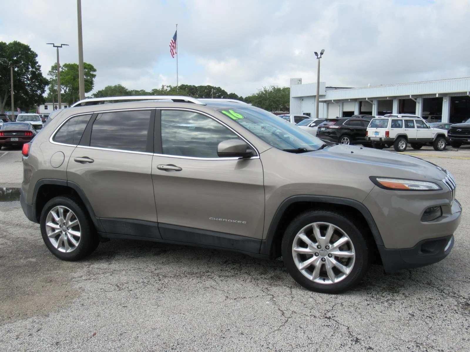 Vehicle Image 2