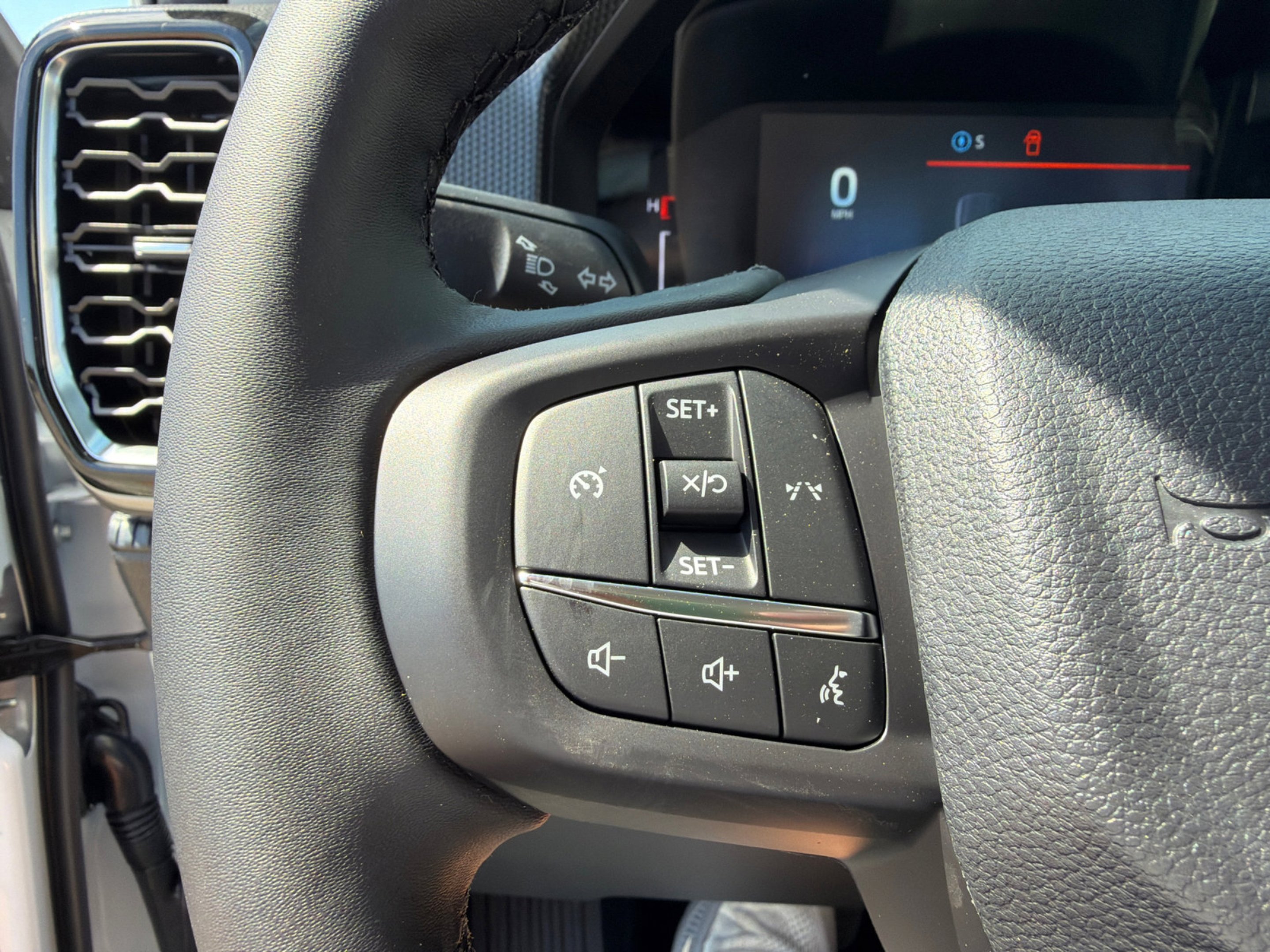 New 2026 Oxford White Ford XLT image 23