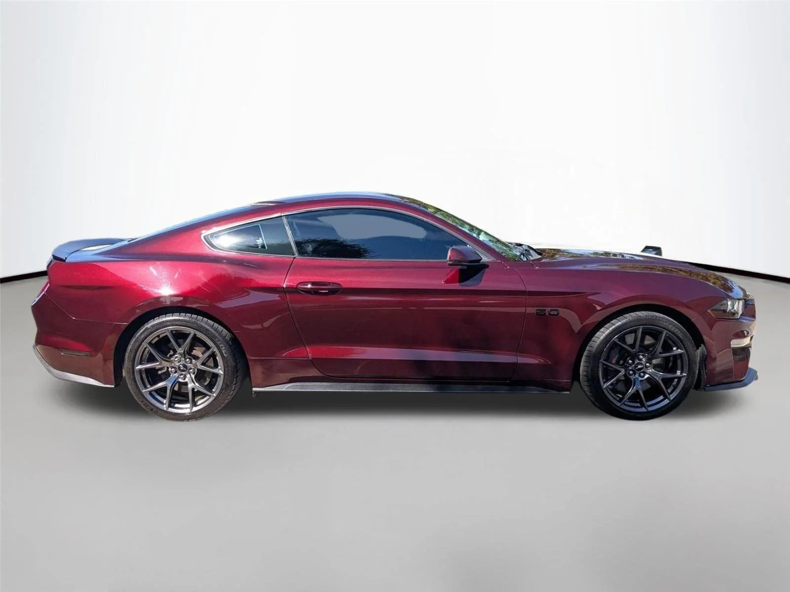 Used 2018 Royal Crimson Metallic Tinted Clearcoat Ford GT Premium image 5