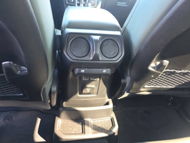 Used 2024 Black Clearcoat Jeep High Altitude image 31