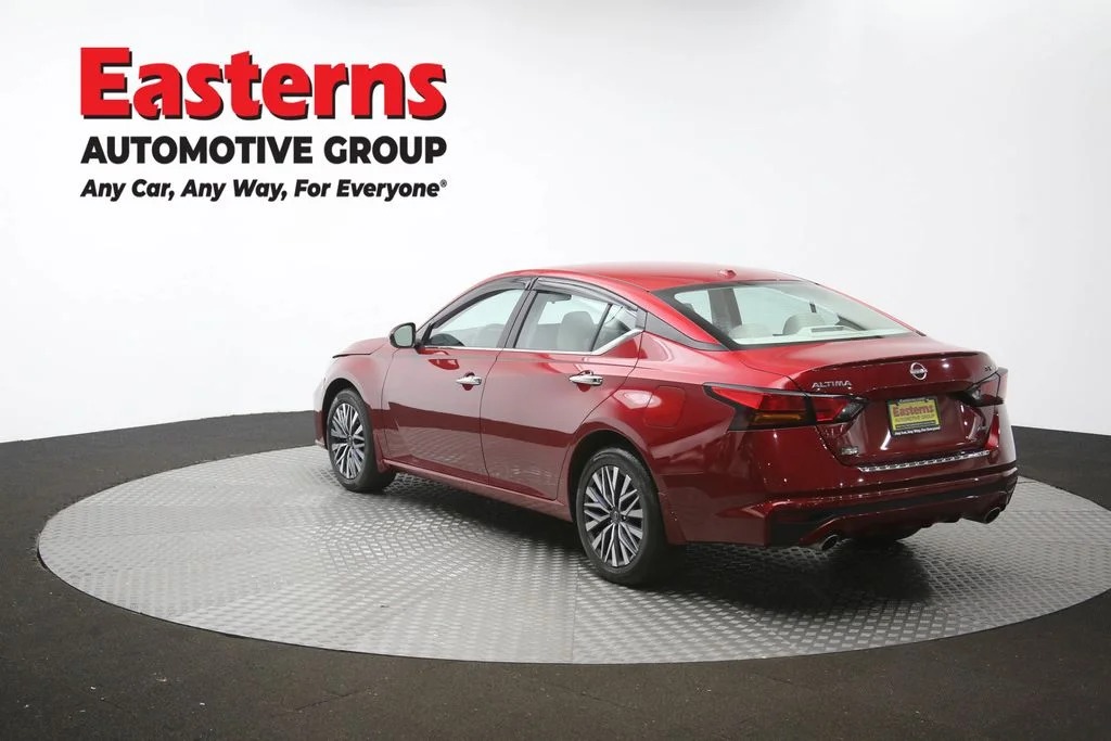 Used 2023 Red Nissan 2.5 SV image 63