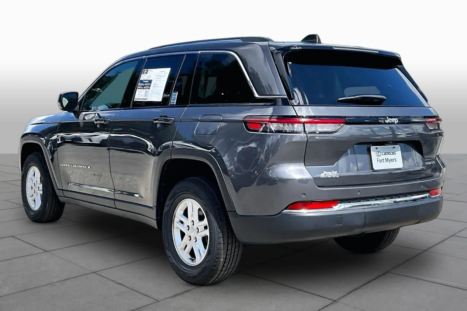 Used 2023 Baltic Gray Metallic Clearcoat Jeep Laredo image 22