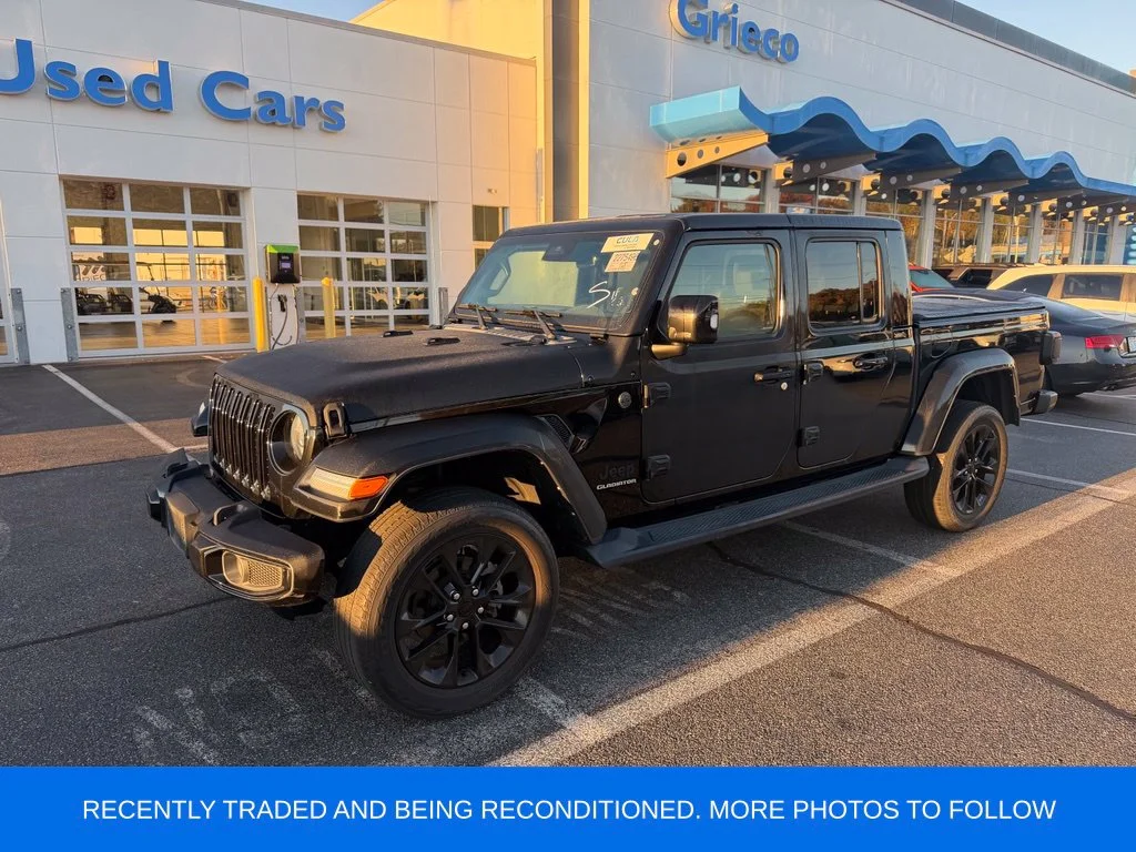 Used 2022 Black Clearcoat Jeep High Altitude image 4