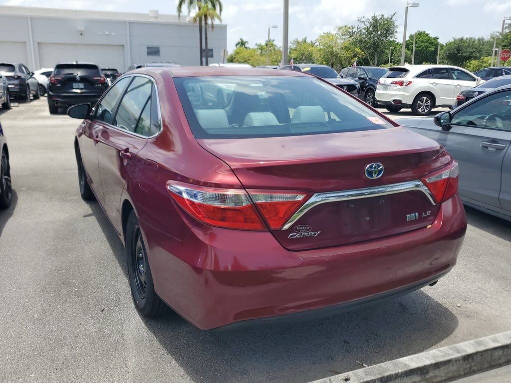 Used 2015 Red Toyota LE image 6