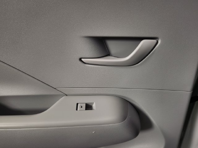 2024 Hyundai Kona SEL - Photo 15