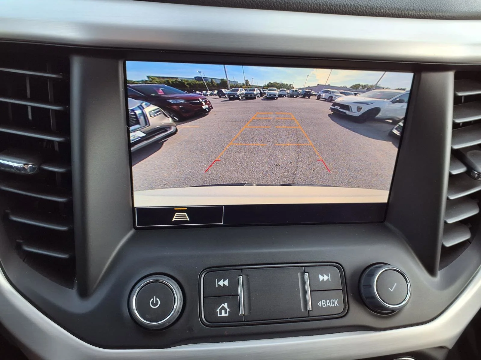2023 GMC Acadia SLT - Photo 8