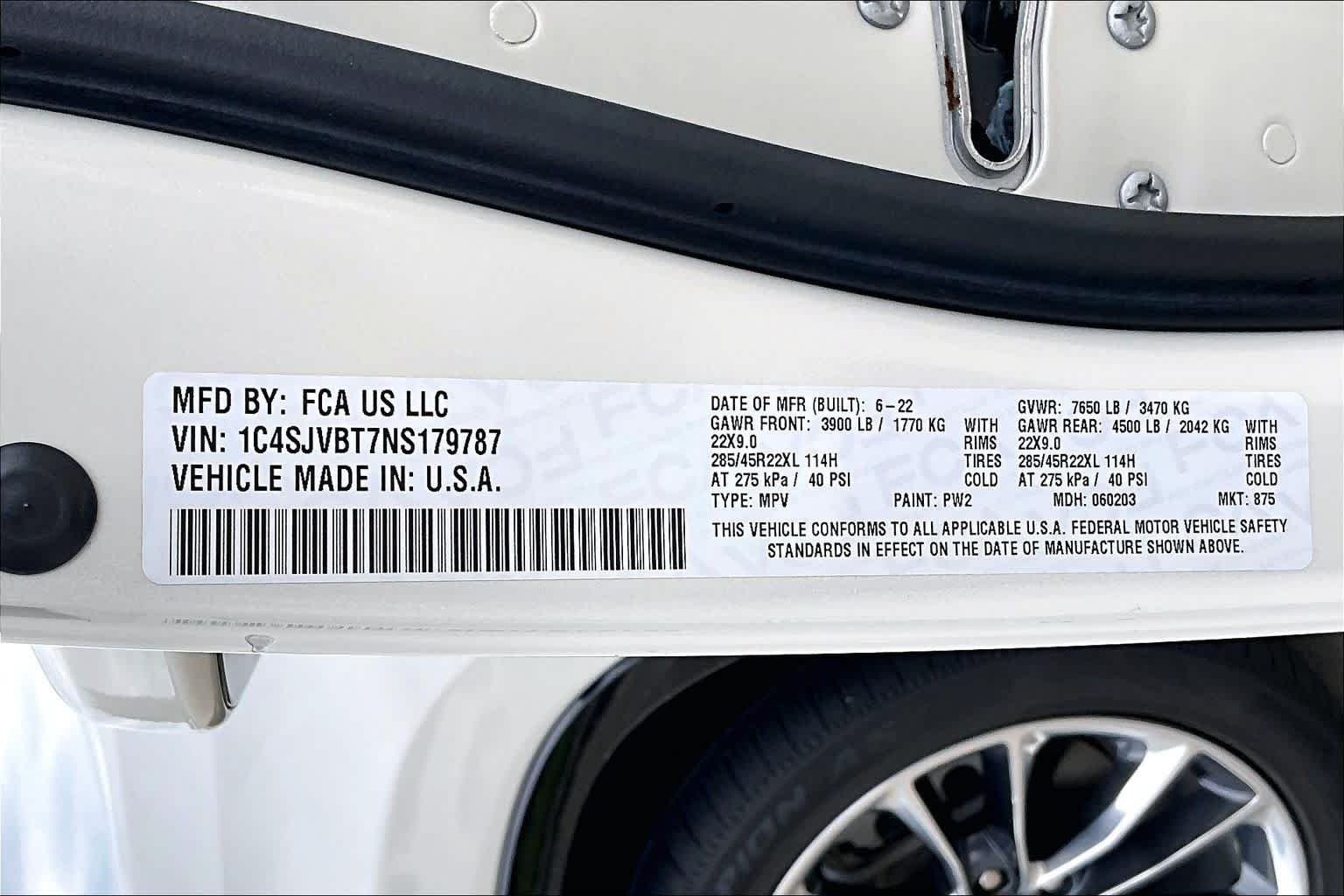 Used 2022 Luxury White Pearlcoat Jeep Series II image 35