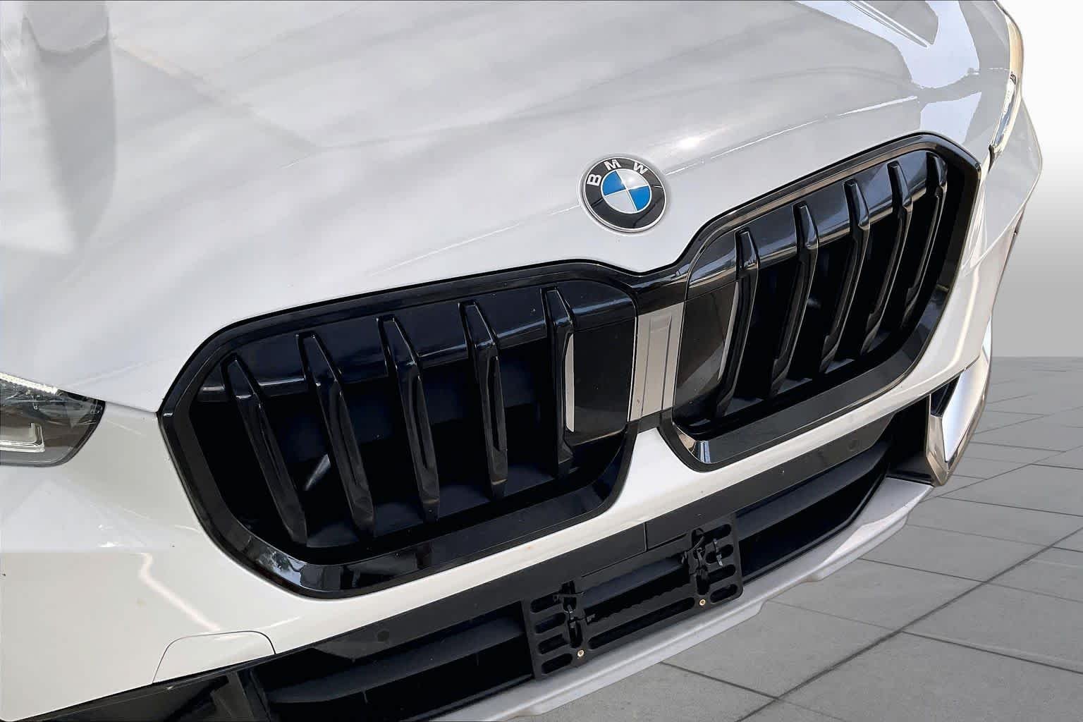 Used 2023 Alpine White BMW xDrive28i image 30