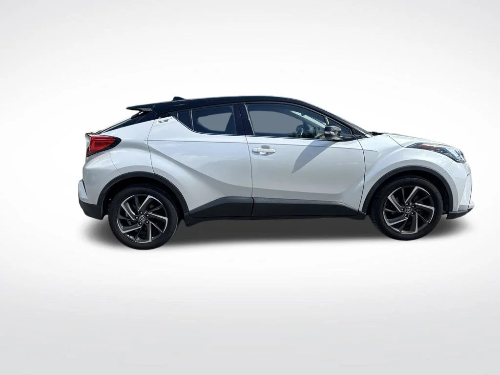 Certified Used 2022 Pearl Toyota Limited image 4