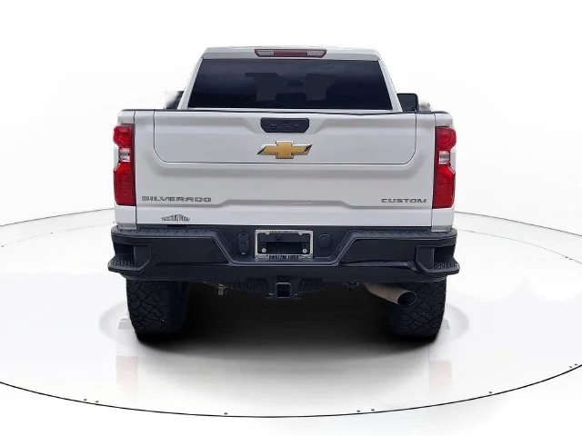 Used 2024 White Chevrolet Custom image 6