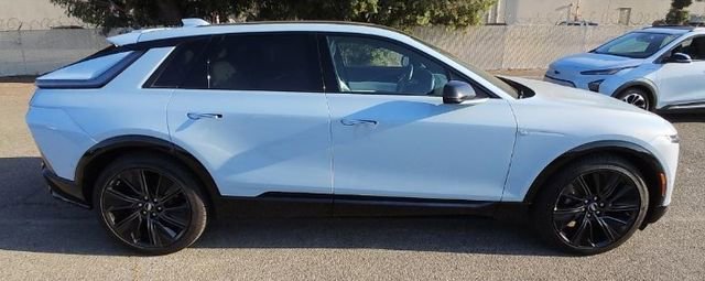 2025 Cadillac LYRIQ Sport 3 photo 3