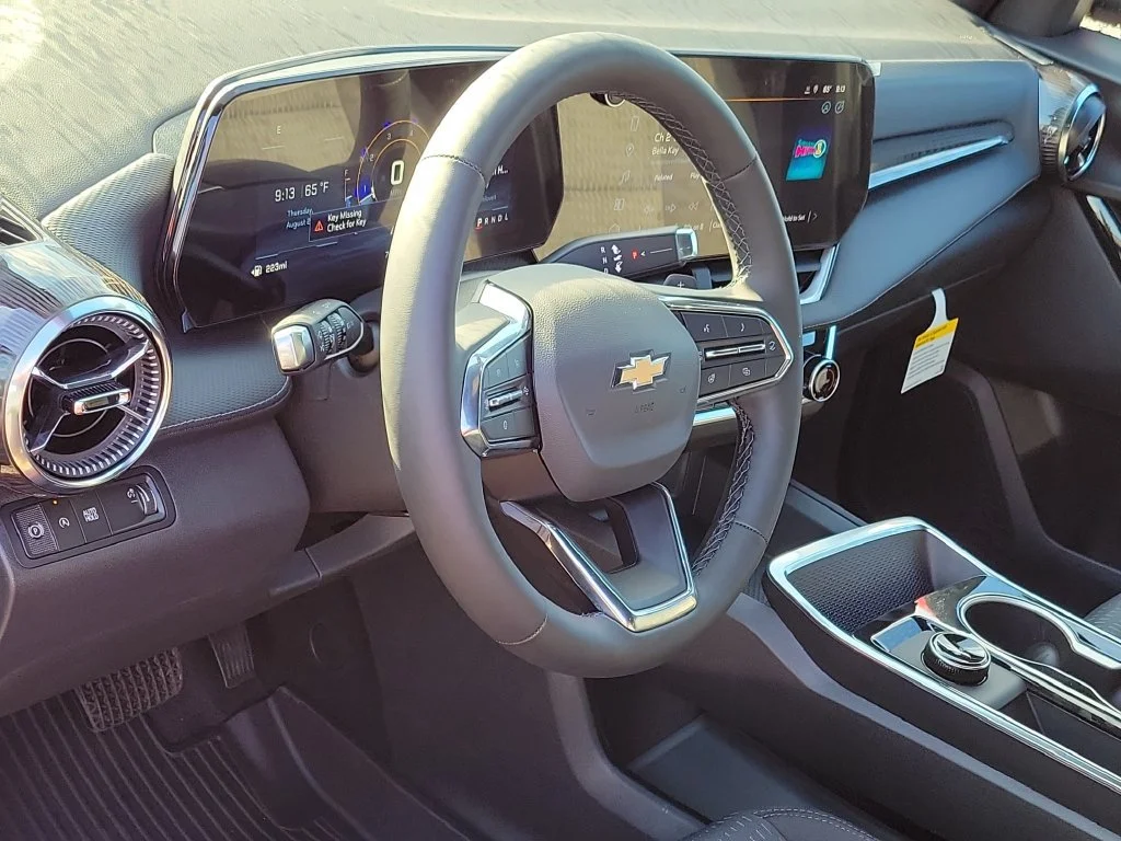 2027 Chevrolet Equinox LT - Photo 6