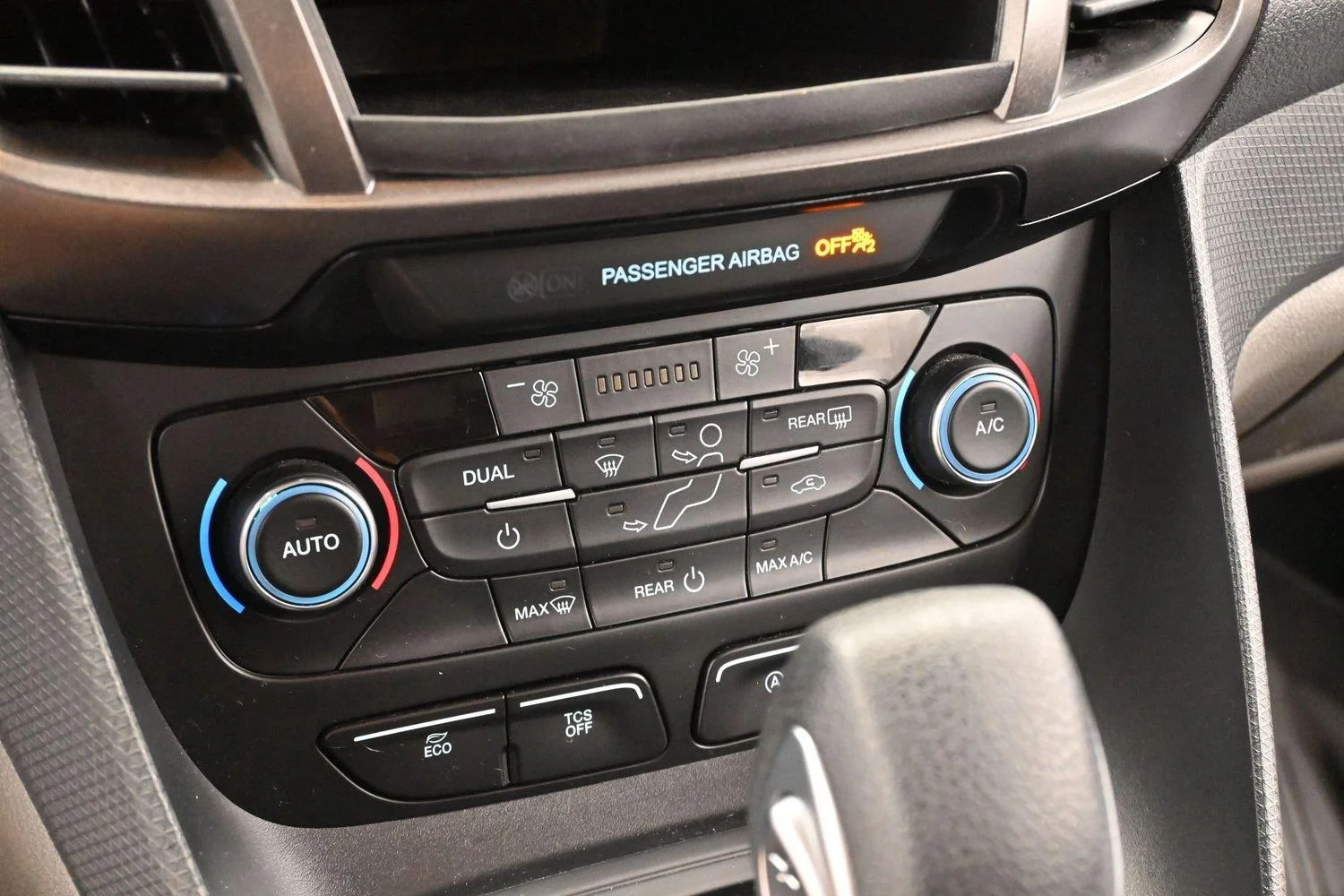 Used 2022 Solar Silver Ford XL image 26