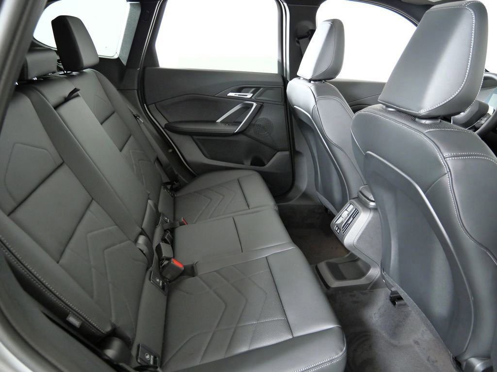 Used 2026 Space Silver Metallic BMW xDrive28i image 25