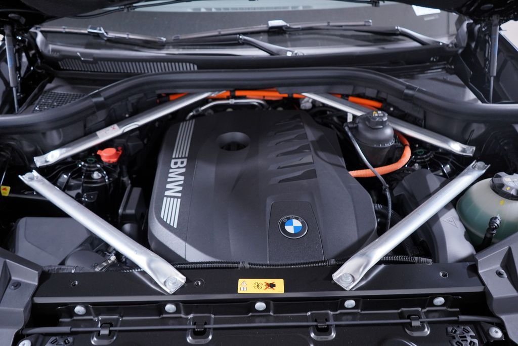 New 2026 Black Sapphire Metallic BMW xDrive50e image 16