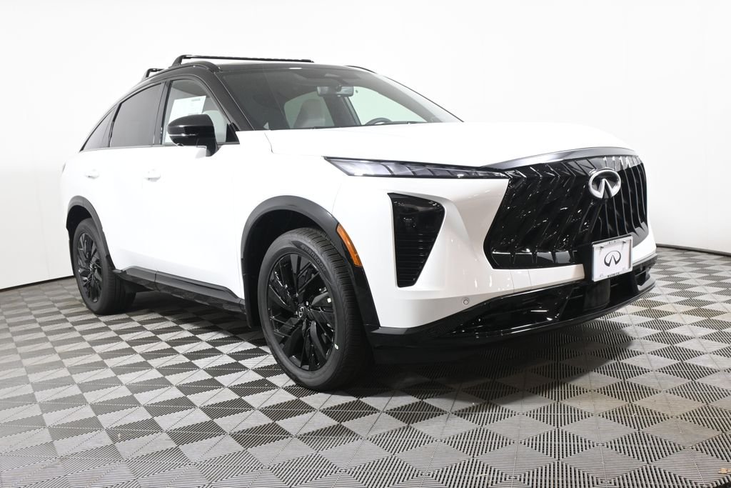 New 2027 2T RAD WHT INFINITI Sport AWD image 9
