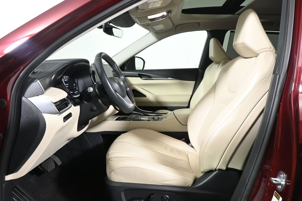 Certified Used 2023 Red INFINITI LUXE image 3
