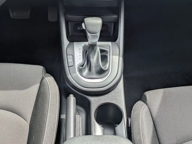 Used 2024 White Kia LXS image 17