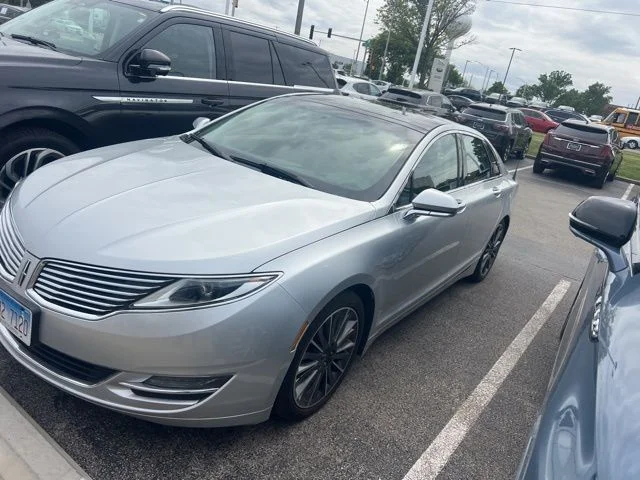2014 Lincoln MKZ Hybrid's photo