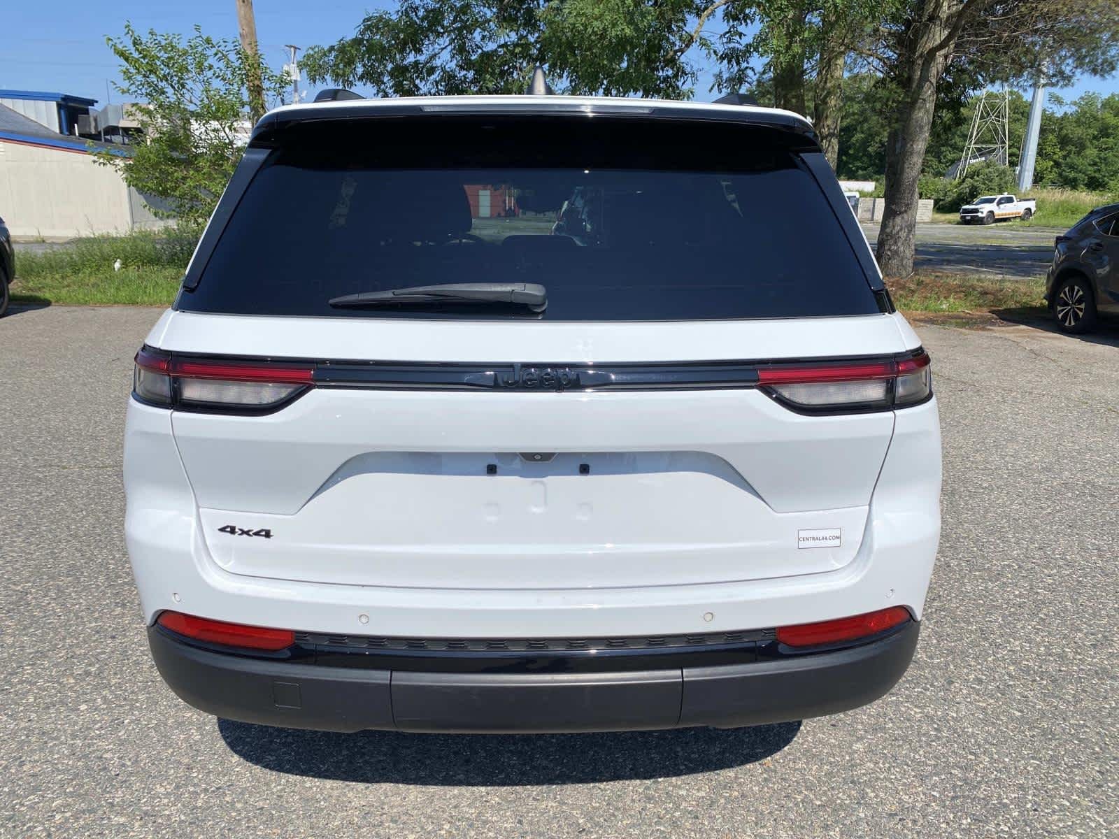Certified Used 2023 Bright White Clearcoat Jeep Altitude image 4
