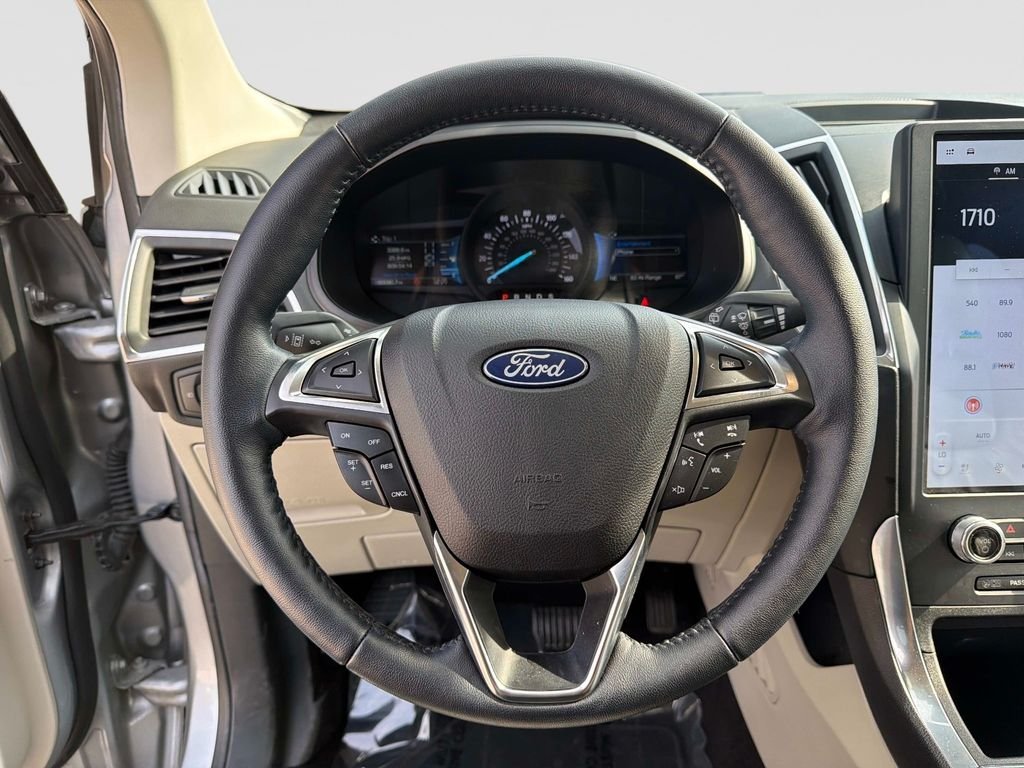 Used 2022 Silver Ford Titanium image 32