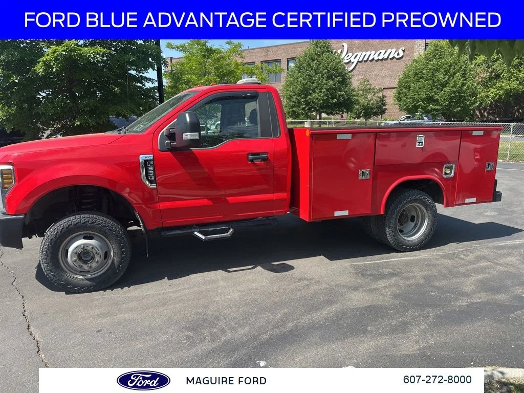 Used 2019 Red Ford XL image 9