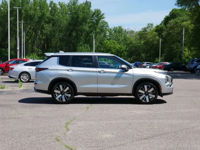 Certified Used 2025 Alloy Silver Metallic Mitsubishi SE image 6